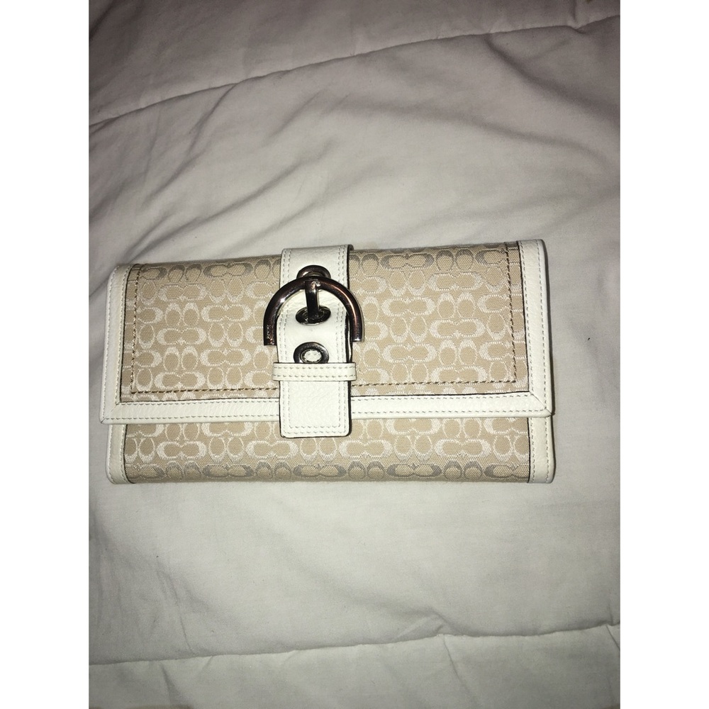 Rare Coach White/Cream Trifold Buckle Wallet